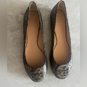 Tory Burch pewter leopard flats